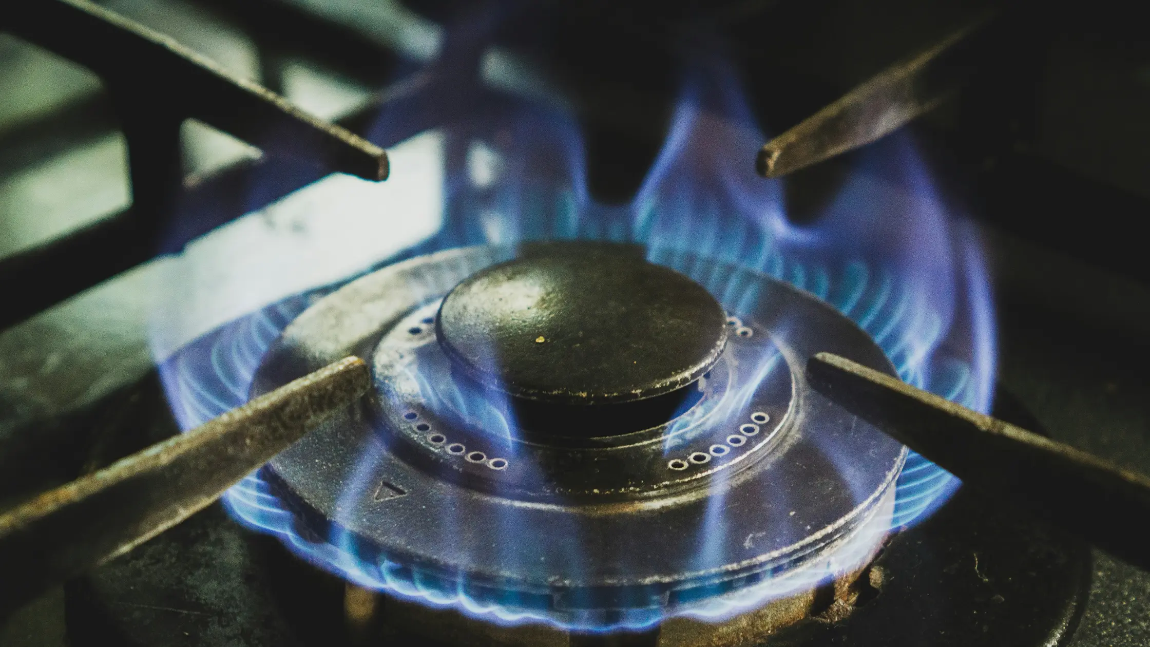 Gas Cooktop is flaming